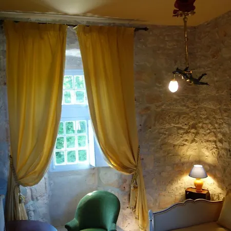 Couette-café De Château-l'evêque